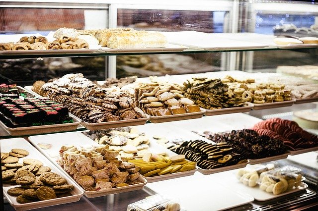 Masitas de Manteca, con Cubierta Crocante de Azúcar Negra y Nueces