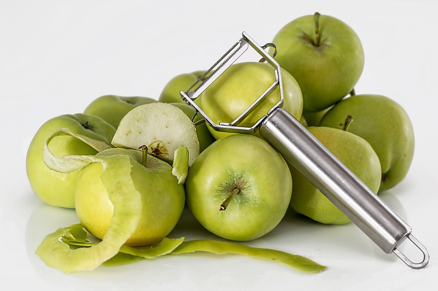 Ensalada de Manzanas Ácidas con Nueces, Apio y Crema