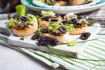 Canapes De Sardinas (II)