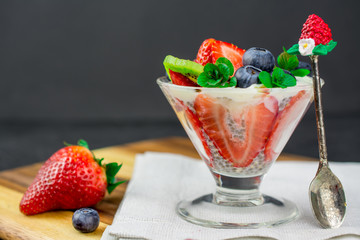 Gelatina de frutillas con quinua