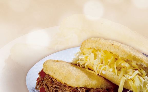 Arepa tradicional con queso