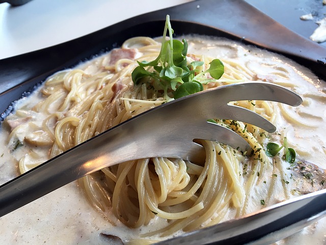 Espaguetis a la salsa carbonara