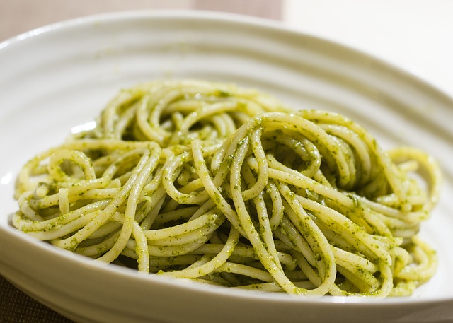 Espaguetis al pesto