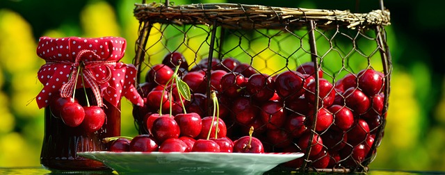 Cerezas Confitadas con Tomillo y Miel